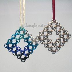 Ornaments in Japanese 8 in 2 Captive 1 Weave