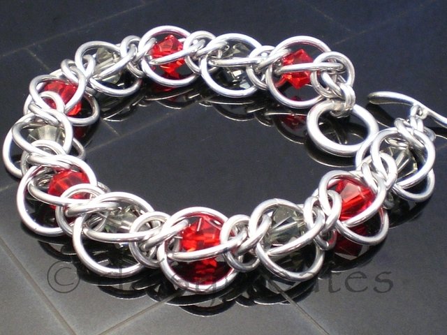 Half Persian 3 in 1 - Crystal Flannel Bracelet in Red and Grey