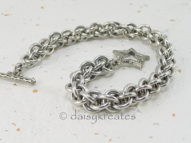 JPL 3 Bracelet, 7 1/4-inch long, toggle closure
